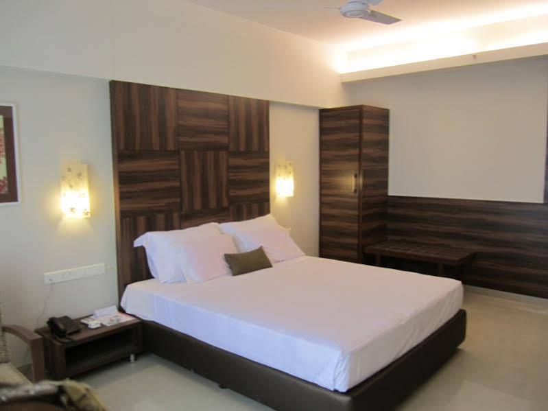 Hotel Park Plaza Panaji Exterior photo