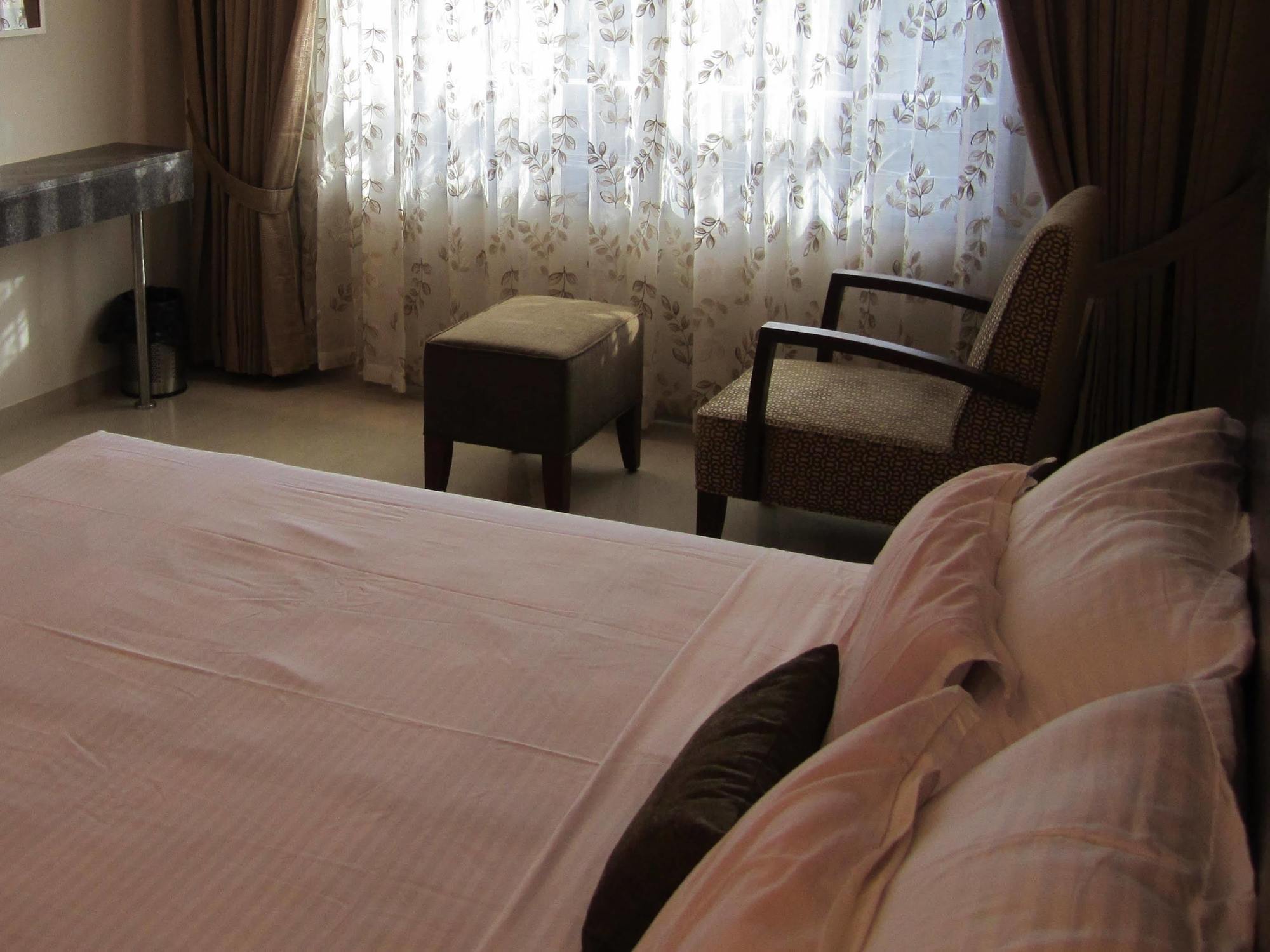 Hotel Park Plaza Panaji Exterior photo