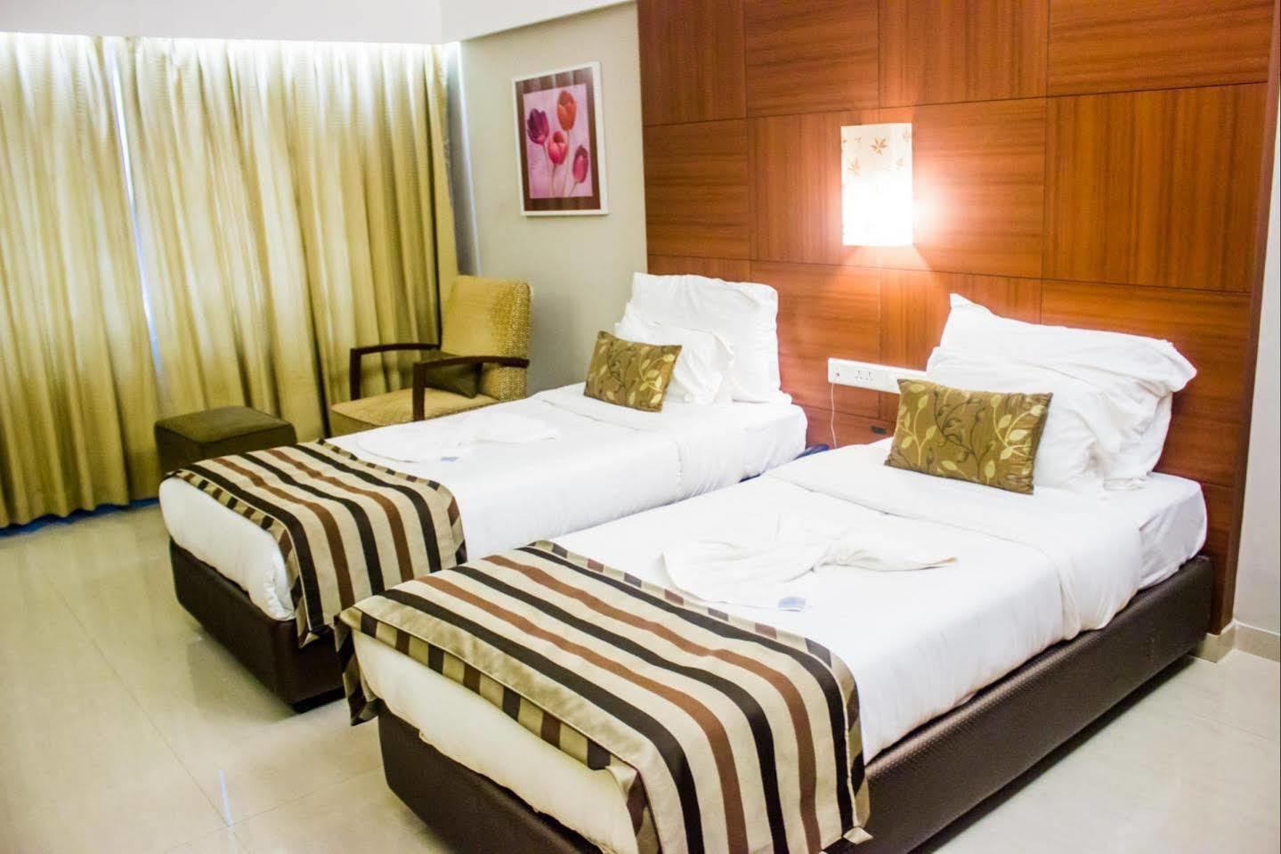 Hotel Park Plaza Panaji Exterior photo